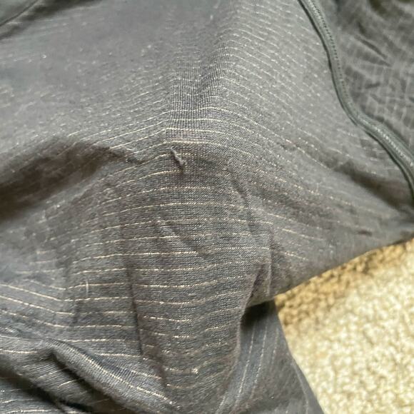 Lululemon Gray lightweight Long sleeve - Picture 6 of 8